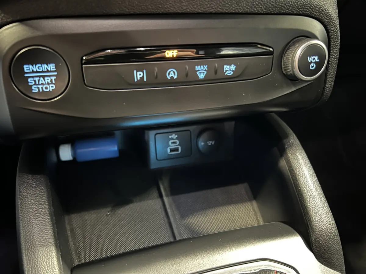 1.0 EcoBoost Hybrid ST Line | Navigatie/Android/Apple Carplay | LM Velgen 17" | Parkeersensoren Voor en Achter | Cruise Control | Airco |