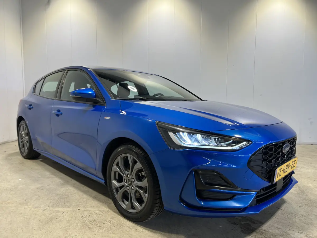 1.0 EcoBoost Hybrid ST Line | Navigatie/Android/Apple Carplay | LM Velgen 17" | Parkeersensoren Voor en Achter | Cruise Control | Airco |