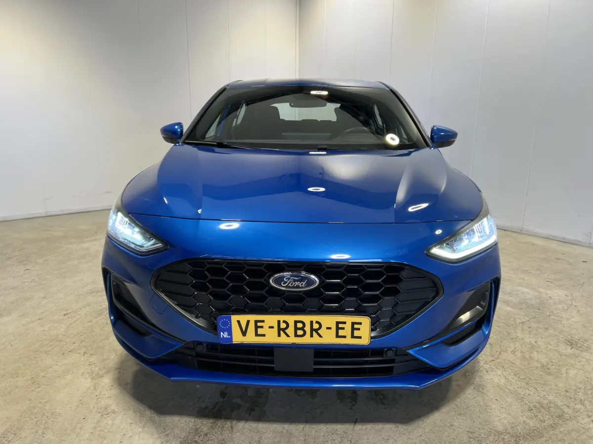 1.0 EcoBoost Hybrid ST Line | Navigatie/Android/Apple Carplay | LM Velgen 17" | Parkeersensoren Voor en Achter | Cruise Control | Airco |