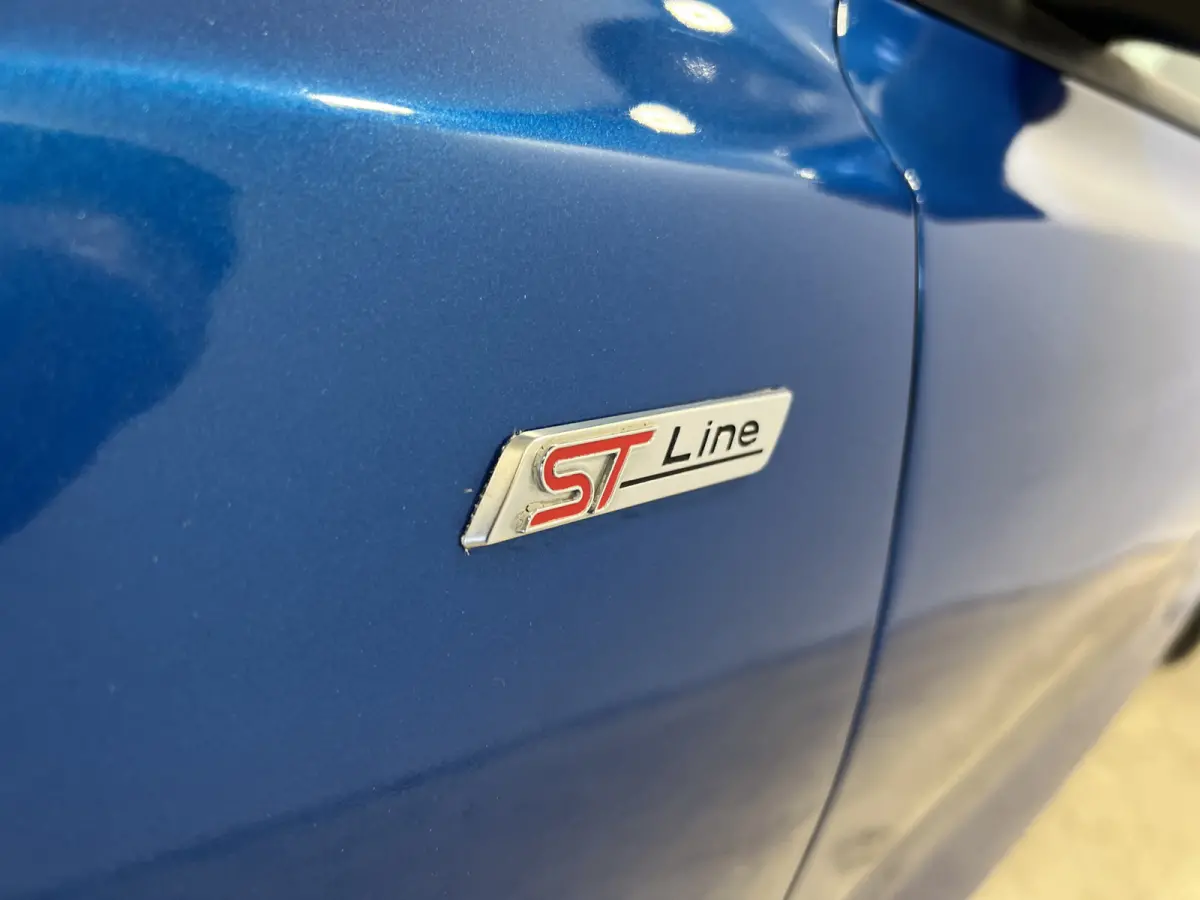 1.0 EcoBoost Hybrid ST Line | Navigatie/Android/Apple Carplay | LM Velgen 17" | Parkeersensoren Voor en Achter | Cruise Control | Airco |