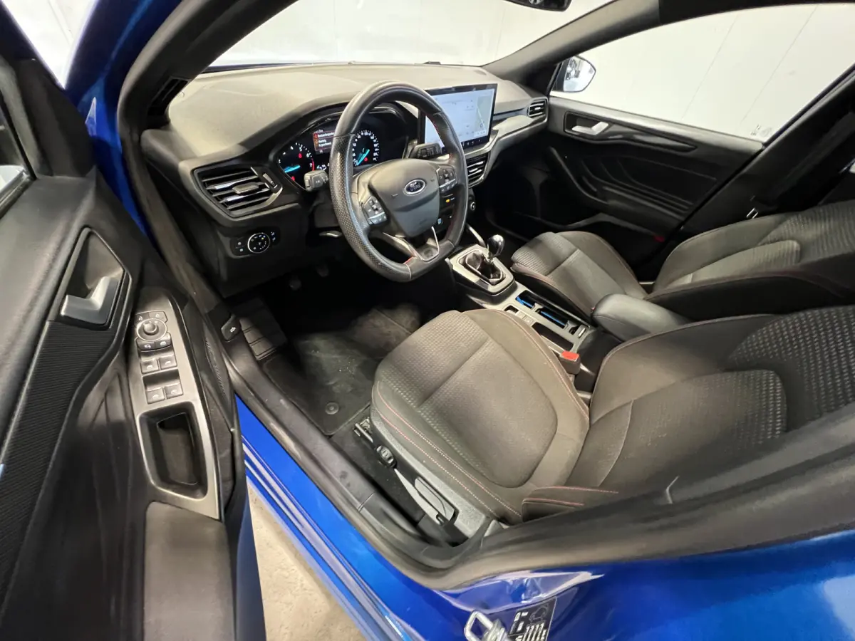 1.0 EcoBoost Hybrid ST Line | Navigatie/Android/Apple Carplay | LM Velgen 17" | Parkeersensoren Voor en Achter | Cruise Control | Airco |