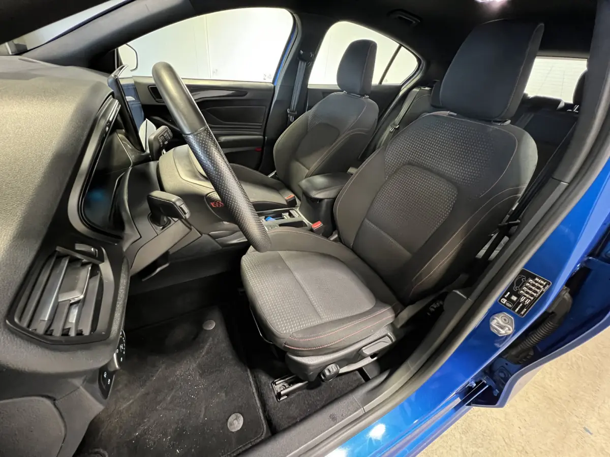 1.0 EcoBoost Hybrid ST Line | Navigatie/Android/Apple Carplay | LM Velgen 17" | Parkeersensoren Voor en Achter | Cruise Control | Airco |