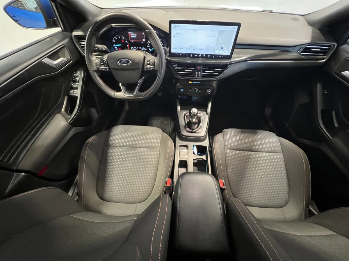 1.0 EcoBoost Hybrid ST Line | Navigatie/Android/Apple Carplay | LM Velgen 17" | Parkeersensoren Voor en Achter | Cruise Control | Airco |