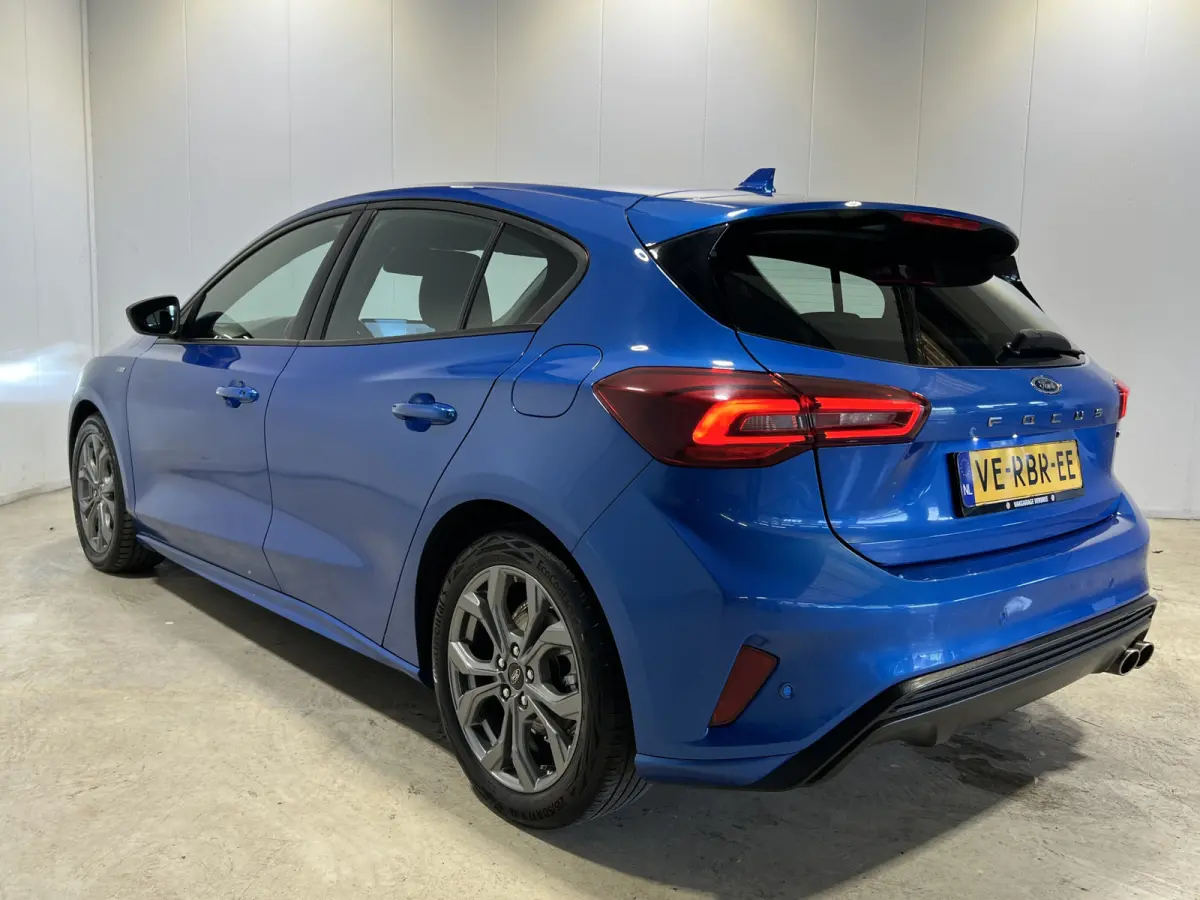 1.0 EcoBoost Hybrid ST Line | Navigatie/Android/Apple Carplay | LM Velgen 17" | Parkeersensoren Voor en Achter | Cruise Control | Airco |