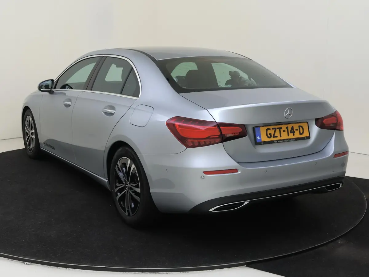 A180 Star Edition Luxury Line - Achteruitrijcamera - Stoelverwarming - Carplay - Thermotronic