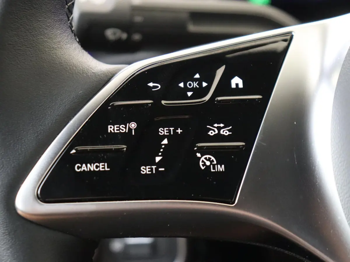 A180 Star Edition Luxury Line - Achteruitrijcamera - Stoelverwarming - Carplay - Thermotronic