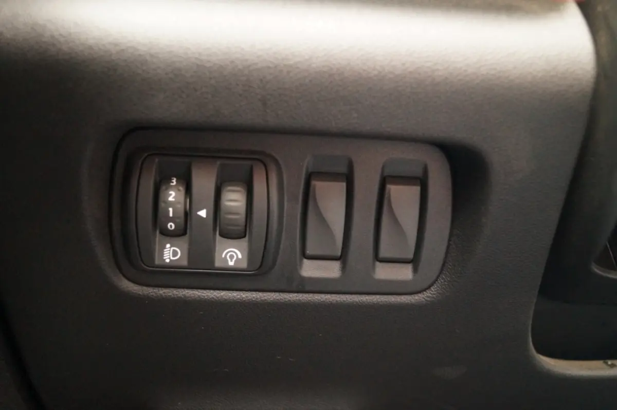 1.3 TCe 140pk Life -AIRCO-CRUISE-TREKHAAK-