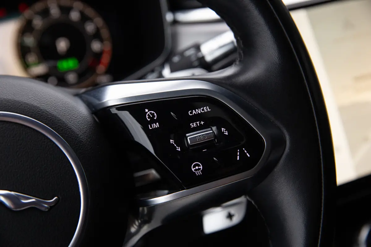 2.0 P400e PHEV R-Dynamic SE , Panoramadak, Meridian, Head-up Display