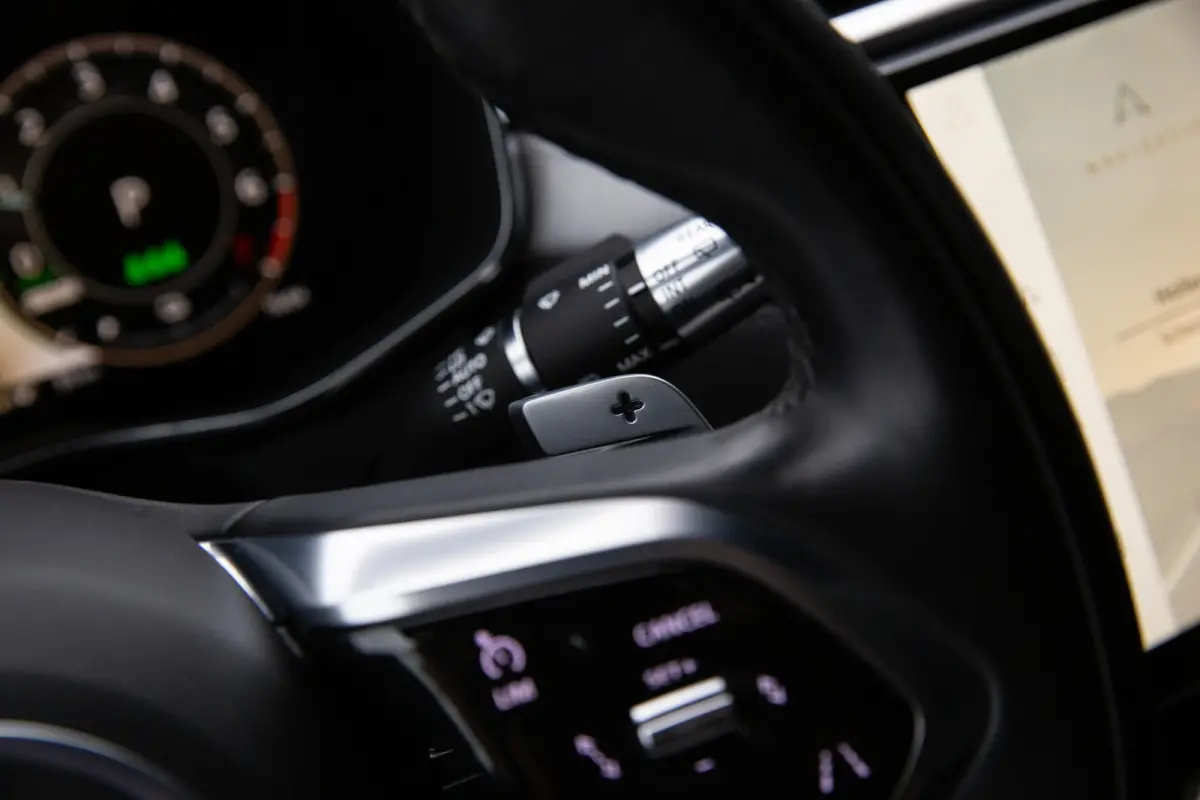 2.0 P400e PHEV R-Dynamic SE , Panoramadak, Meridian, Head-up Display