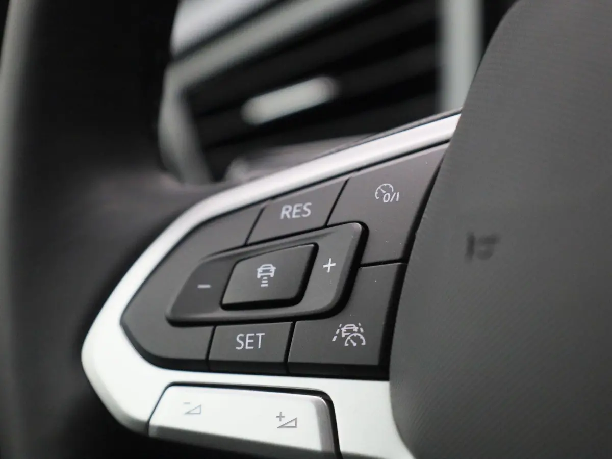1.0 TSI Life Edition 116 PK| Trekhaak | Stoelverwarming voor | Apple Carplay | Android Auto | Achteruitrij Camera | Parkeersensoren achter