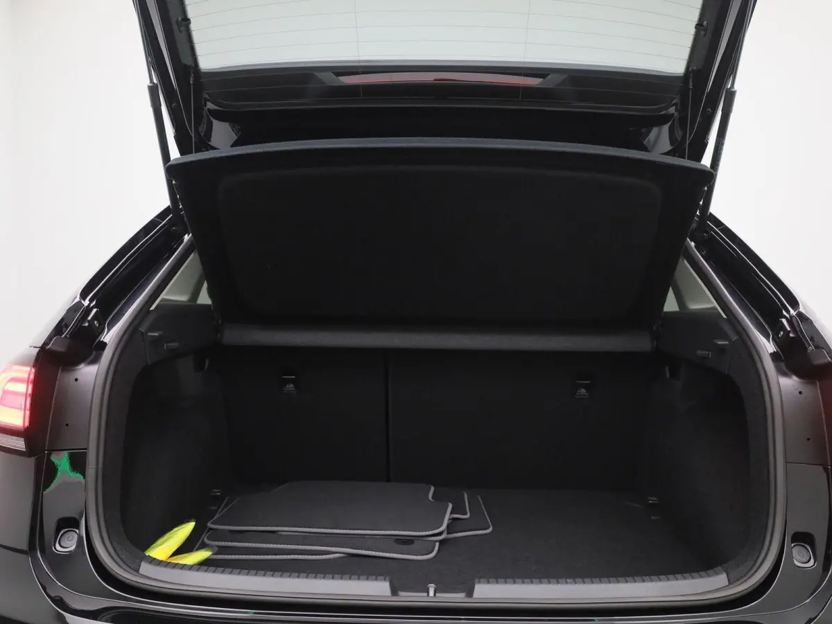 1.0 TSI Life Edition 116 PK| Trekhaak | Stoelverwarming voor | Apple Carplay | Android Auto | Achteruitrij Camera | Parkeersensoren achter