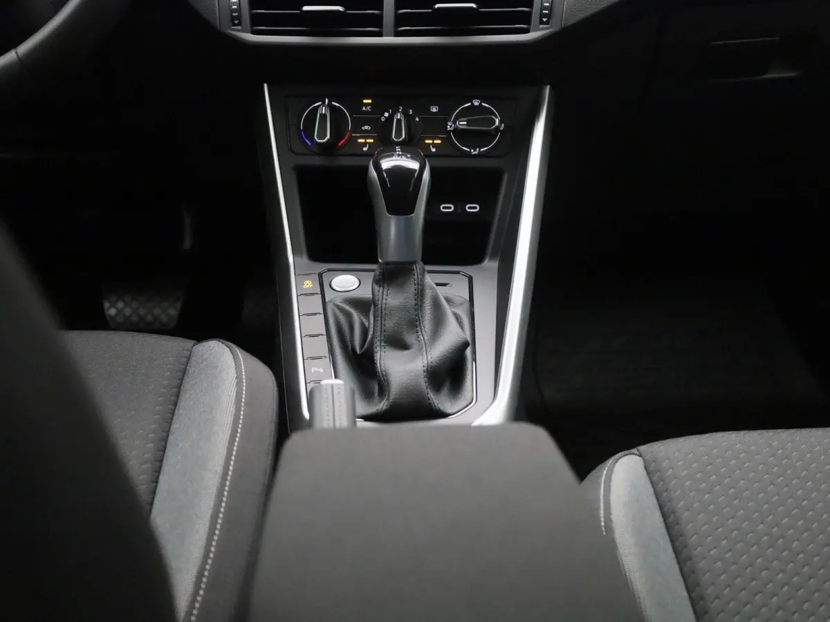 1.0 TSI Life Edition 116 PK| Trekhaak | Stoelverwarming voor | Apple Carplay | Android Auto | Achteruitrij Camera | Parkeersensoren achter