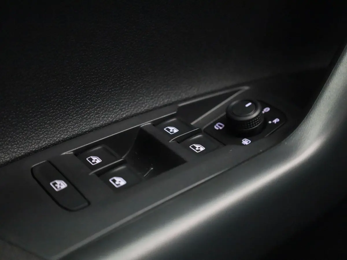 1.0 TSI Life Edition 116 PK| Trekhaak | Stoelverwarming voor | Apple Carplay | Android Auto | Achteruitrij Camera | Parkeersensoren achter