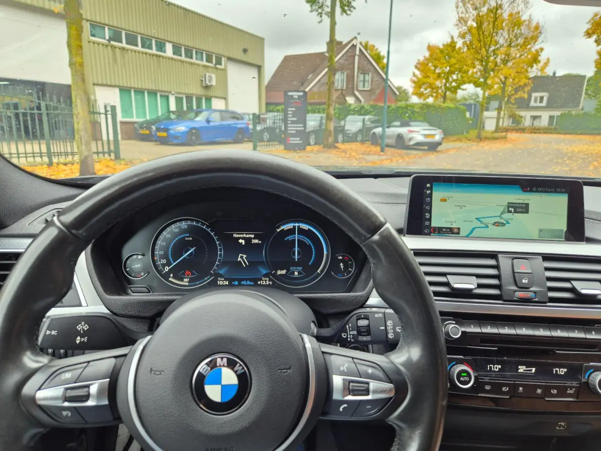 M Sport Panorama Apple CarPlay Elk. Trekhaak 6WB Dig. dash NAP NBT EVO Navi Draadloos lader