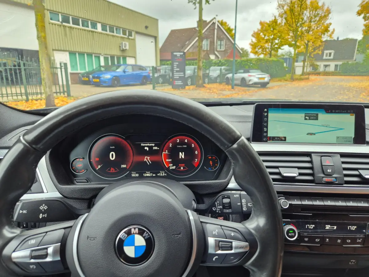 M Sport Panorama Apple CarPlay Elk. Trekhaak 6WB Dig. dash NAP NBT EVO Navi Draadloos lader
