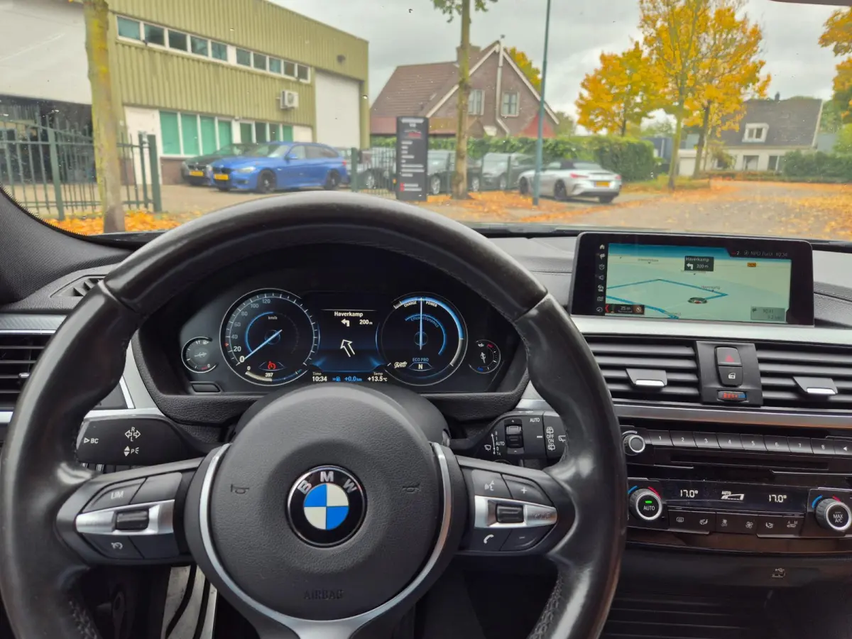 M Sport Panorama Apple CarPlay Elk. Trekhaak 6WB Dig. dash NAP NBT EVO Navi Draadloos lader