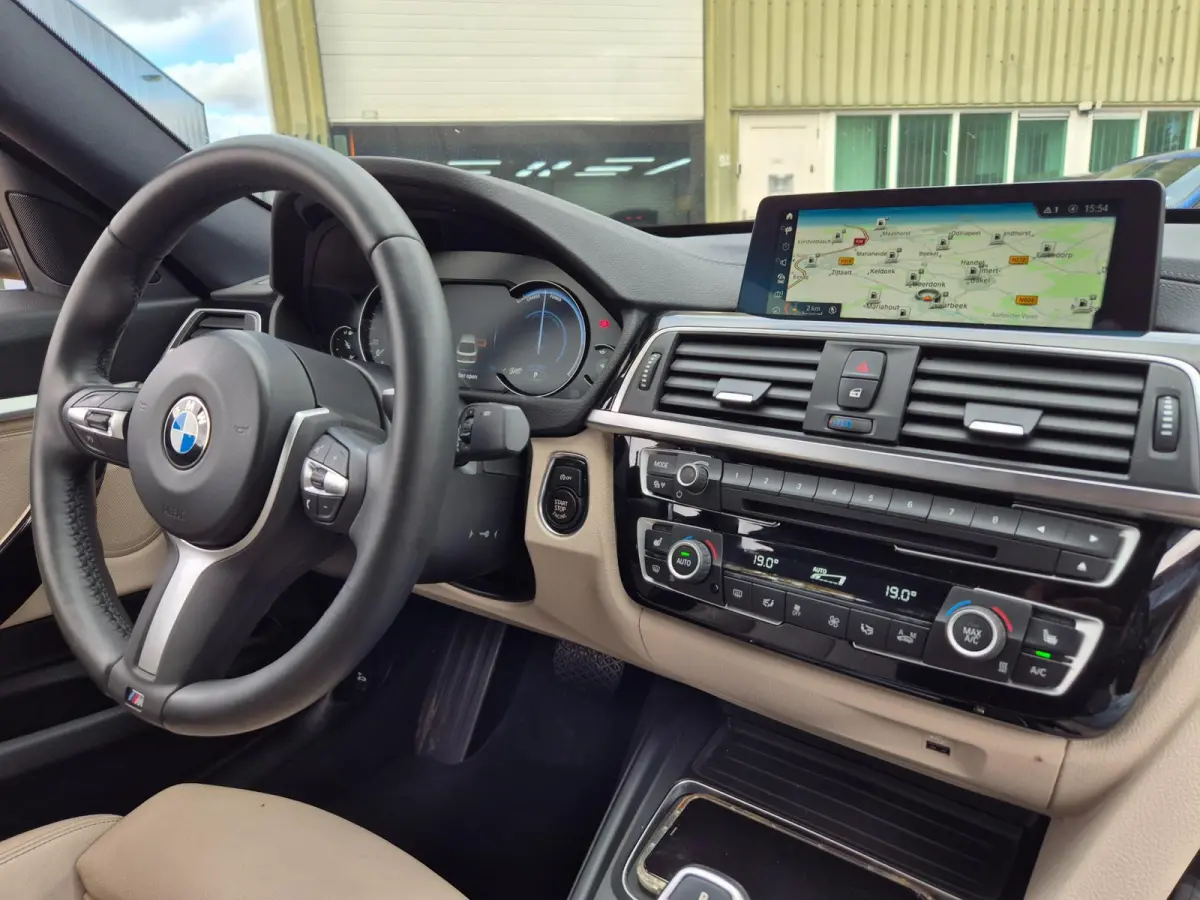 320i High Executive Panorama Apple CarPlay Camera Dig. Dash 6WB NBT Evo GR Navi NAP