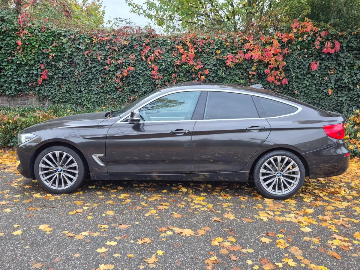320i High Executive Panorama Apple CarPlay Camera Dig. Dash 6WB NBT Evo GR Navi NAP