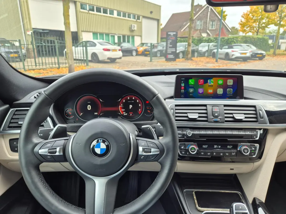 320i High Executive Panorama Apple CarPlay Camera Dig. Dash 6WB NBT Evo GR Navi NAP