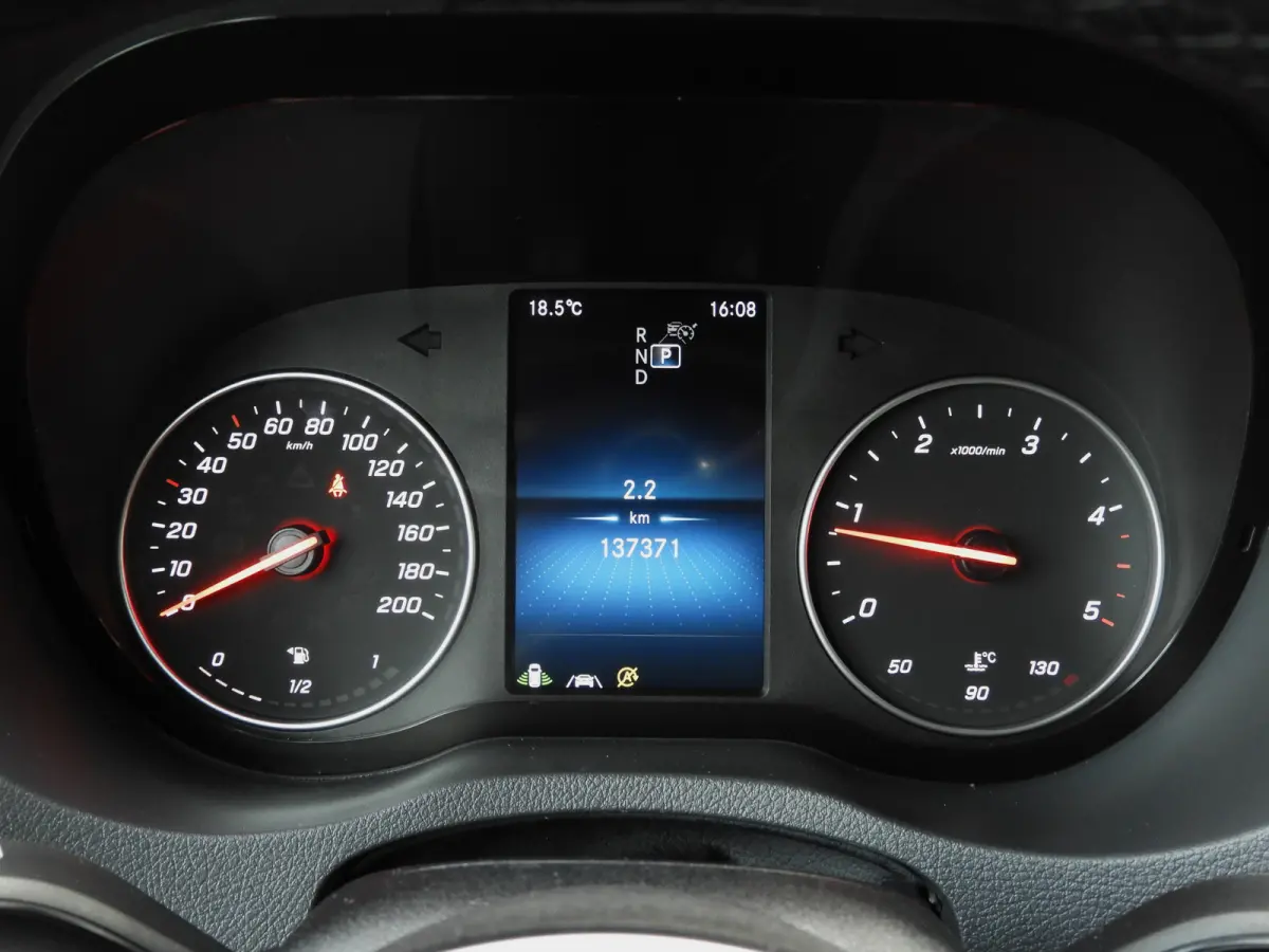 315 1.9 CDI L1H1 RWD AUT | LED | 360° | NAV | DISTRONIC