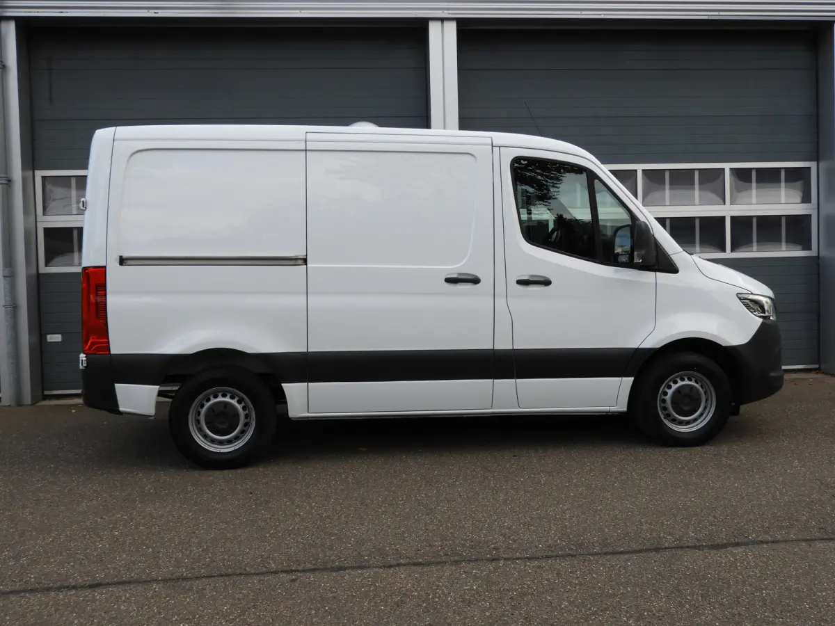 315 1.9 CDI L1H1 RWD AUT | LED | 360° | NAV | DISTRONIC