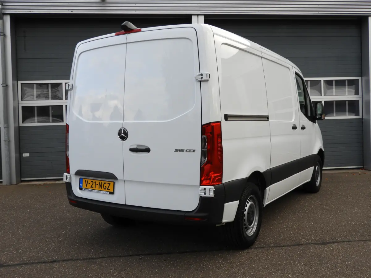 315 1.9 CDI L1H1 RWD AUT | LED | 360° | NAV | DISTRONIC