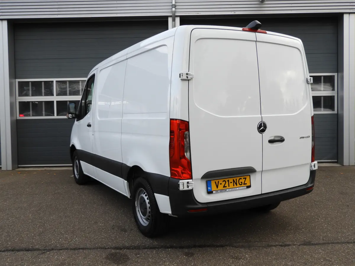 315 1.9 CDI L1H1 RWD AUT | LED | 360° | NAV | DISTRONIC