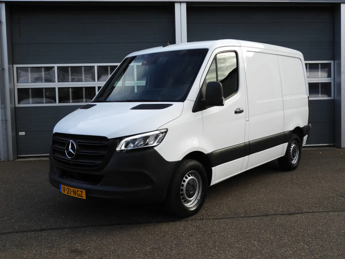 315 1.9 CDI L1H1 RWD AUT | LED | 360° | NAV | DISTRONIC