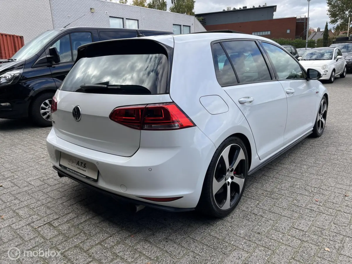 2.0 TSI GTI Performance NAVI*PANO-DAK*CRUISE*