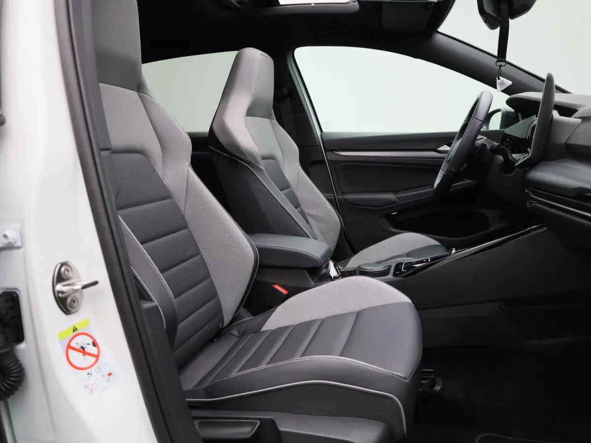 1.5 eHybrid GTE 272 PK SoH 100% | Automaat | Plug-In | Panorama Dak | Volledig Leder | Sport Pakket | Trekhaak | 18 Inch Catania Velgen | LED Matrix Koplampen | Navigatie | Digital Cockpit P