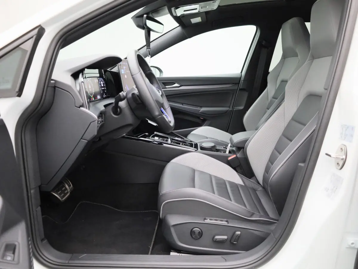 1.5 eHybrid GTE 272 PK SoH 100% | Automaat | Plug-In | Panorama Dak | Volledig Leder | Sport Pakket | Trekhaak | 18 Inch Catania Velgen | LED Matrix Koplampen | Navigatie | Digital Cockpit P