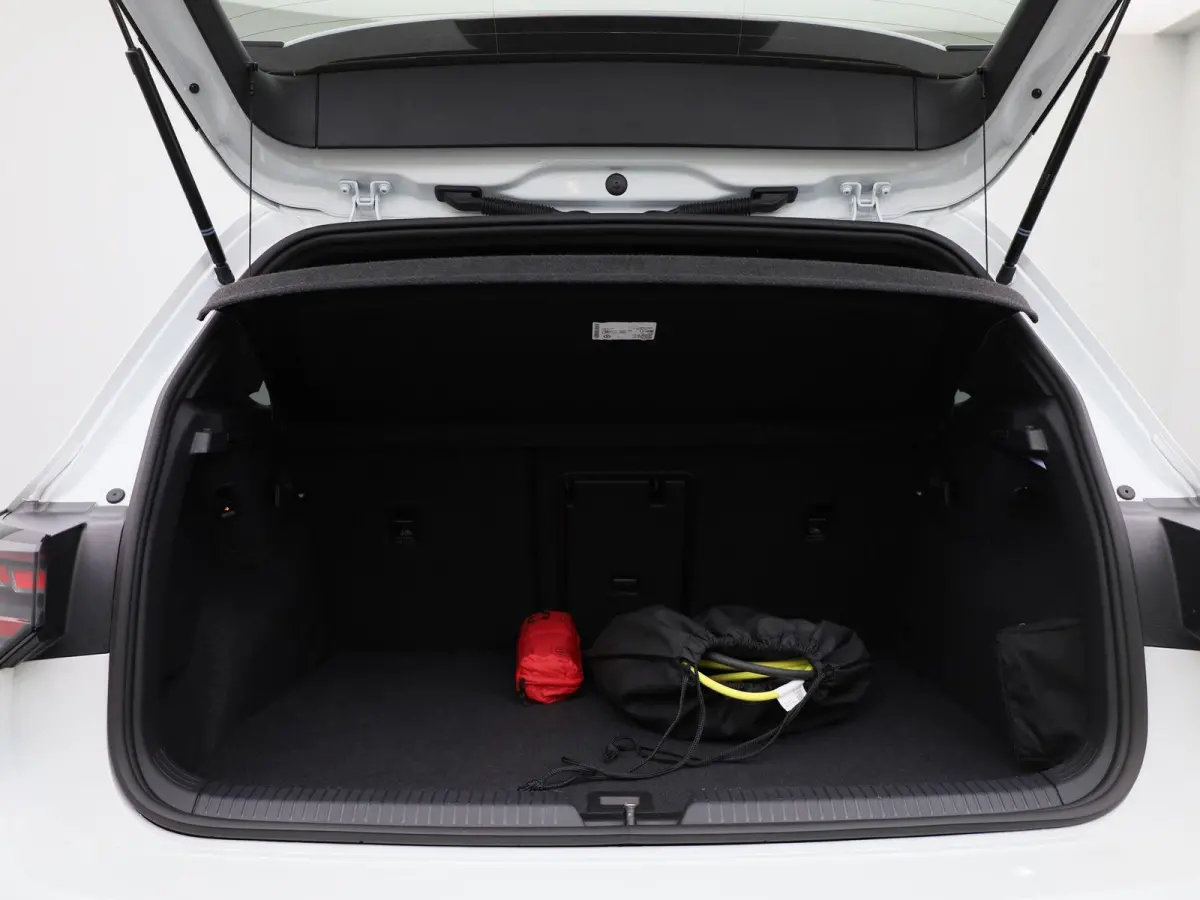 1.5 eHybrid GTE 272 PK SoH 100% | Automaat | Plug-In | Panorama Dak | Volledig Leder | Sport Pakket | Trekhaak | 18 Inch Catania Velgen | LED Matrix Koplampen | Navigatie | Digital Cockpit P