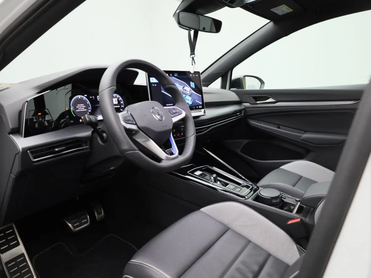 1.5 eHybrid GTE 272 PK SoH 100% | Automaat | Plug-In | Panorama Dak | Volledig Leder | Sport Pakket | Trekhaak | 18 Inch Catania Velgen | LED Matrix Koplampen | Navigatie | Digital Cockpit P