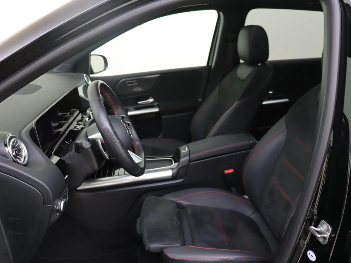 250 e Business Solution AMG Panoramadak / Nightpakket / Parkeercamera / Stoelverwarming / Keyless / Elektr. Achterklep