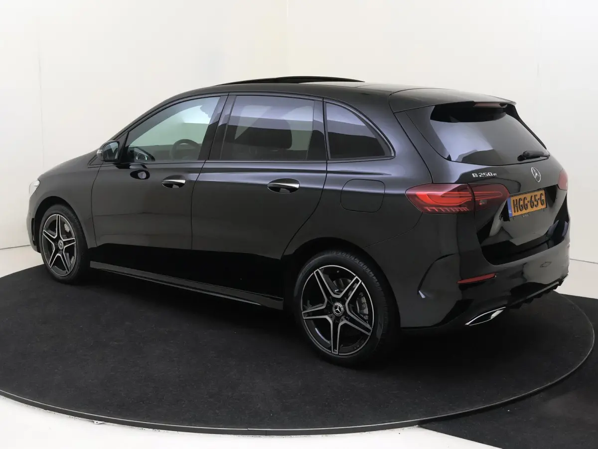250 e Business Solution AMG Panoramadak / Nightpakket / Parkeercamera / Stoelverwarming / Keyless / Elektr. Achterklep