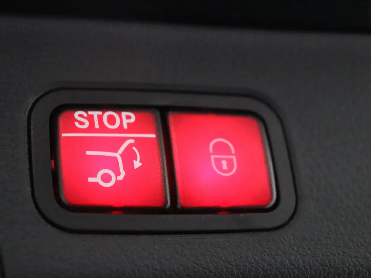 250 e Business Solution AMG Panoramadak / Nightpakket / Parkeercamera / Stoelverwarming / Keyless / Elektr. Achterklep