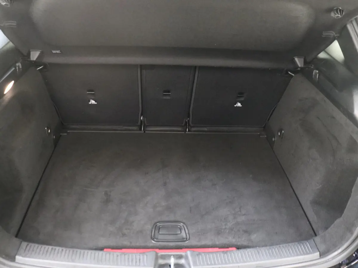 250 e Business Solution AMG Panoramadak / Nightpakket / Parkeercamera / Stoelverwarming / Keyless / Elektr. Achterklep