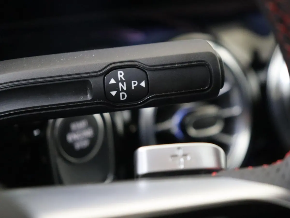 250 e Business Solution AMG Panoramadak / Nightpakket / Parkeercamera / Stoelverwarming / Keyless / Elektr. Achterklep