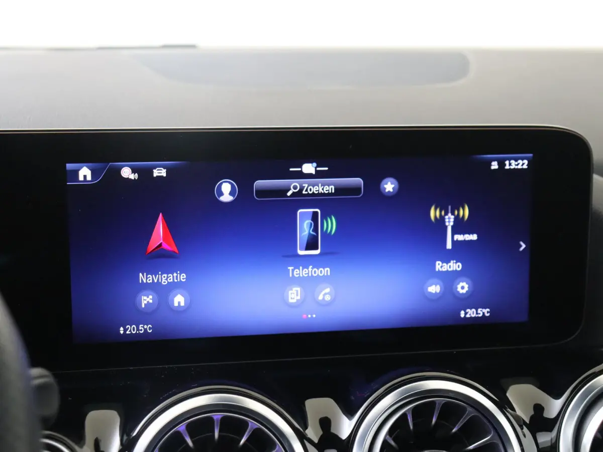250 e Business Solution AMG Panoramadak / Nightpakket / Parkeercamera / Stoelverwarming / Keyless / Elektr. Achterklep