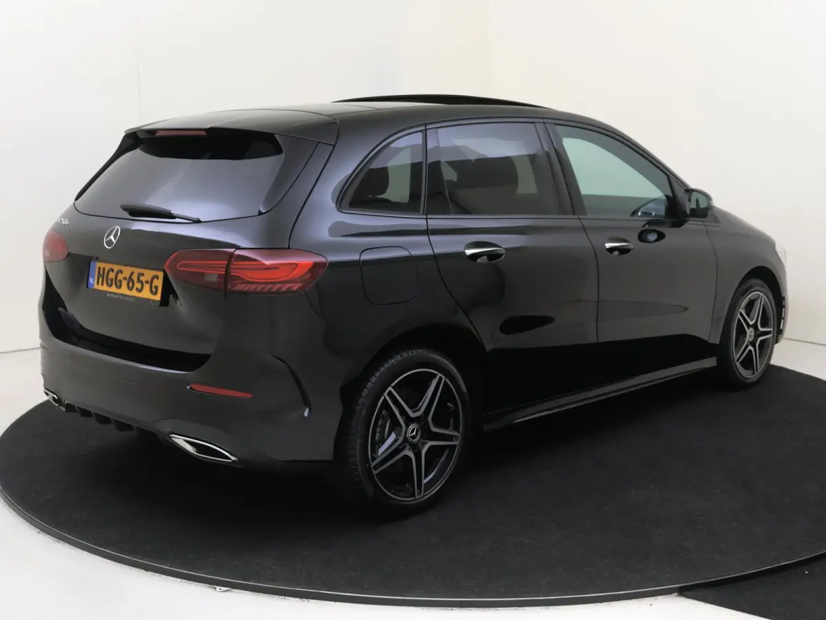 250 e Business Solution AMG Panoramadak / Nightpakket / Parkeercamera / Stoelverwarming / Keyless / Elektr. Achterklep