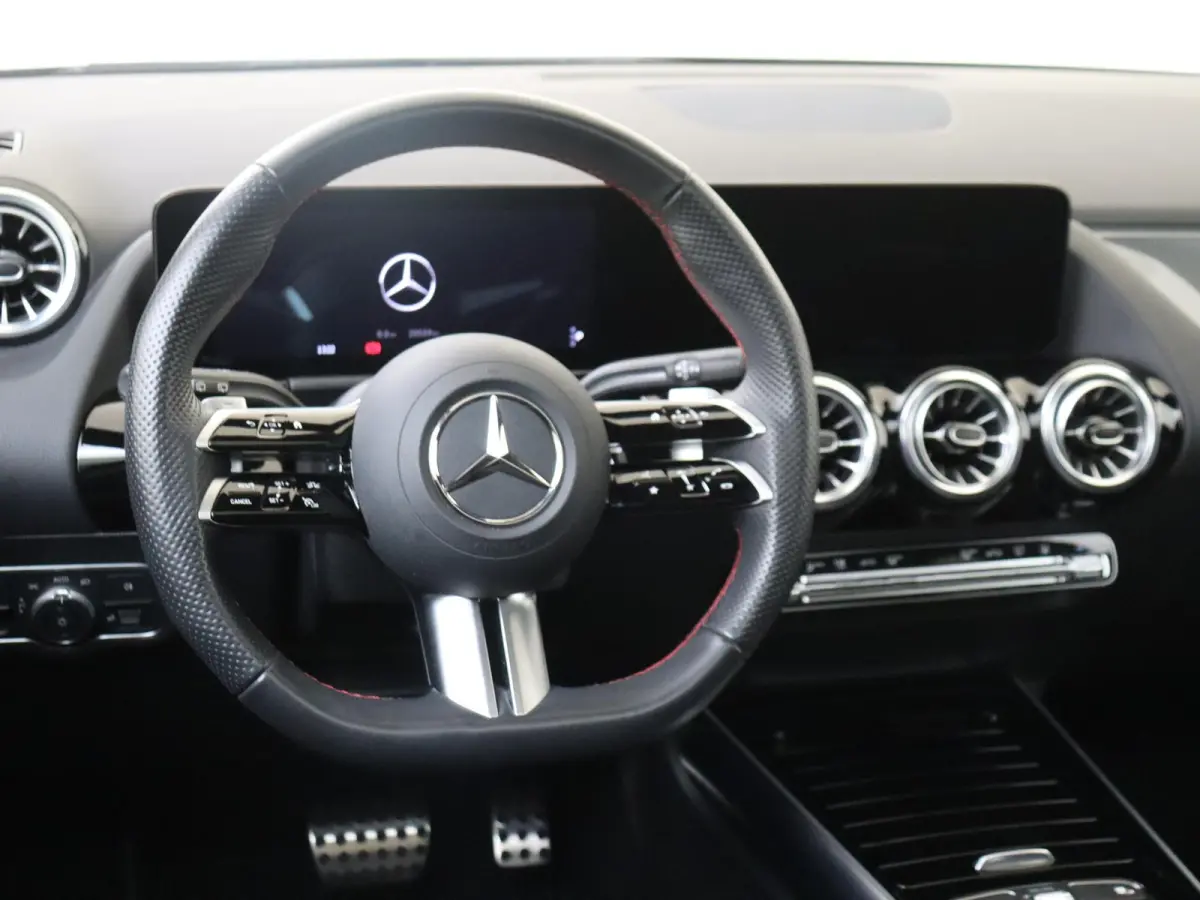 250 e Business Solution AMG Panoramadak / Nightpakket / Parkeercamera / Stoelverwarming / Keyless / Elektr. Achterklep