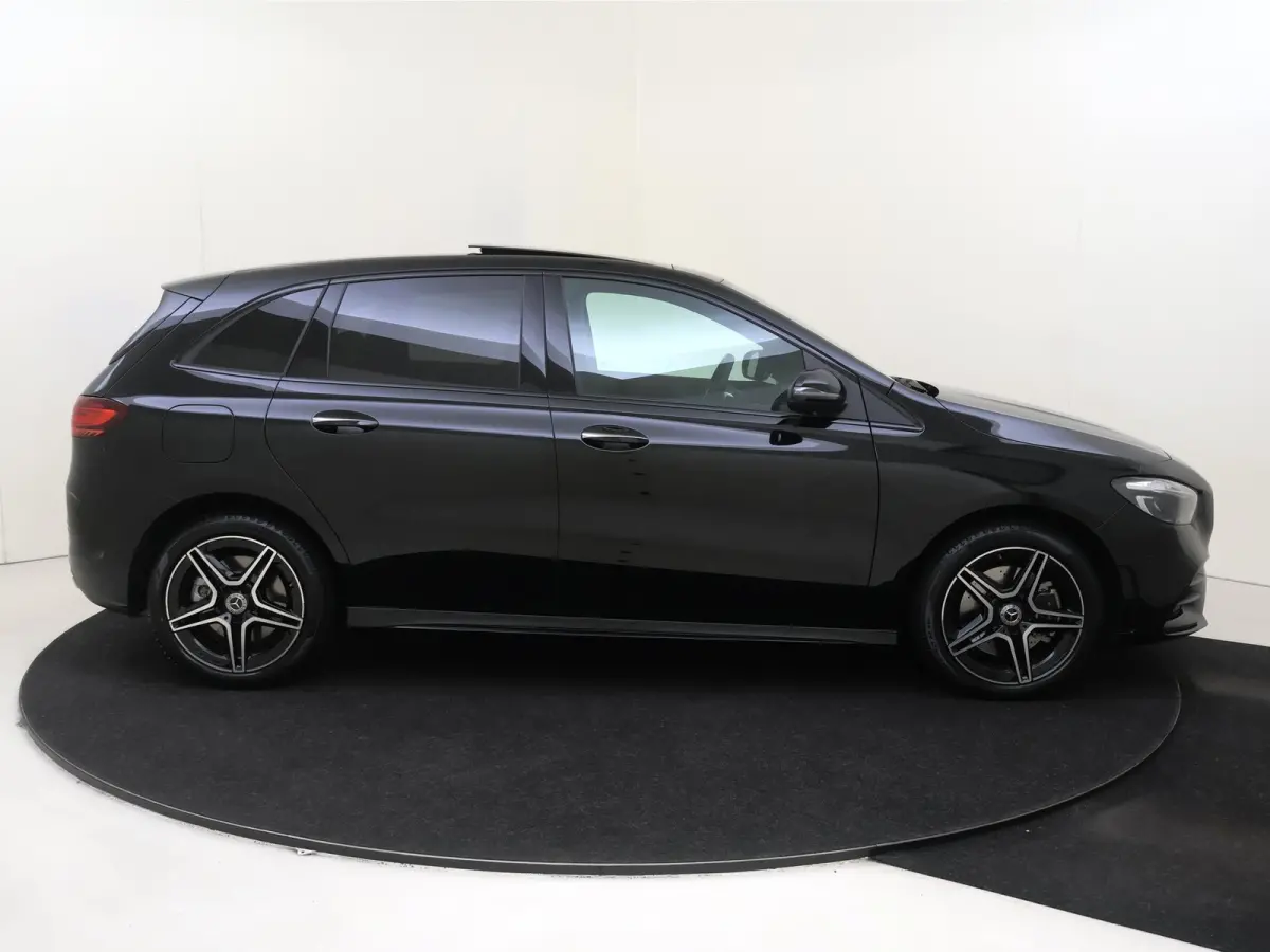 250 e Business Solution AMG Panoramadak / Nightpakket / Parkeercamera / Stoelverwarming / Keyless / Elektr. Achterklep