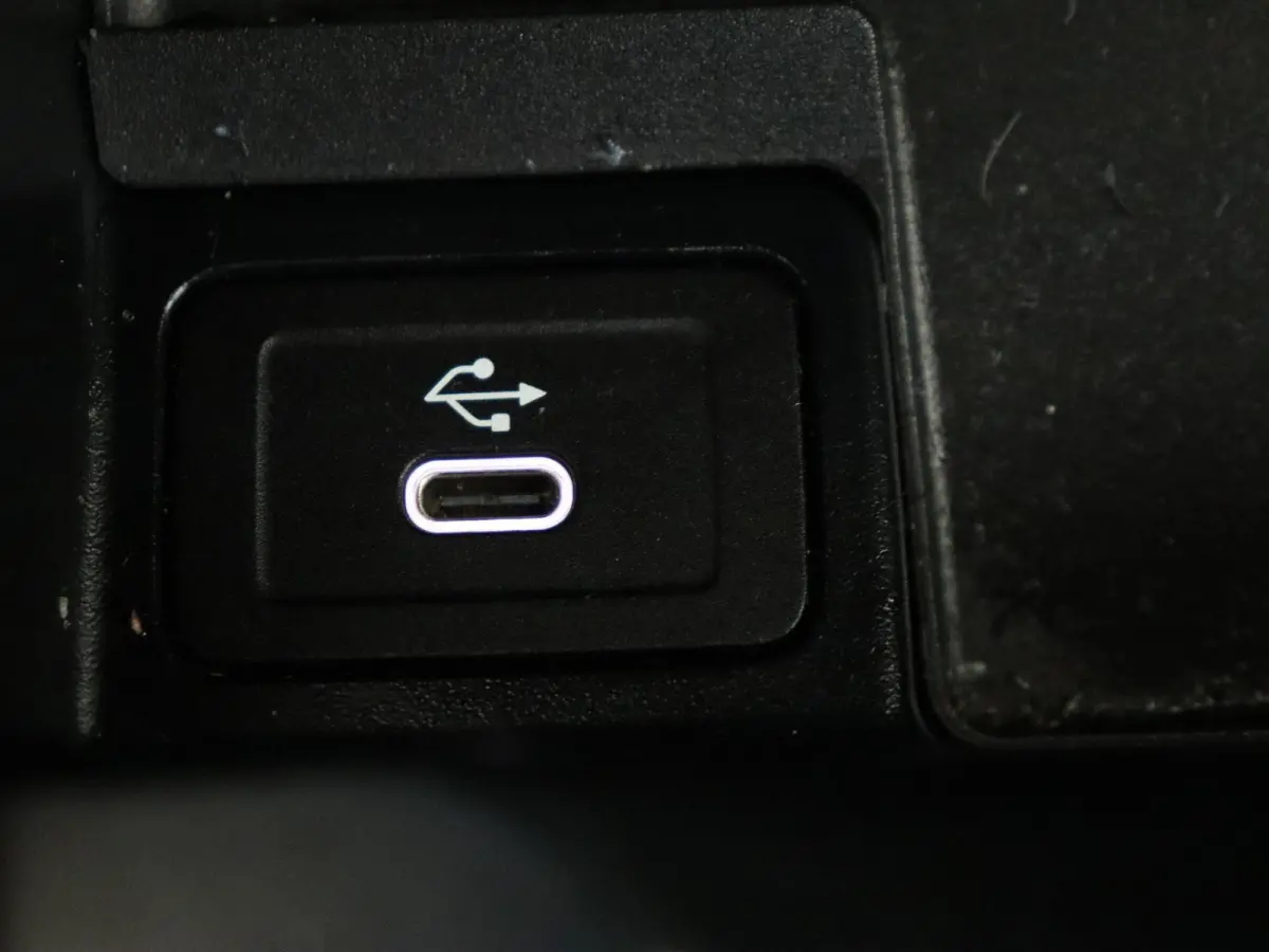 250 e Business Solution AMG Panoramadak / Nightpakket / Parkeercamera / Stoelverwarming / Keyless / Elektr. Achterklep
