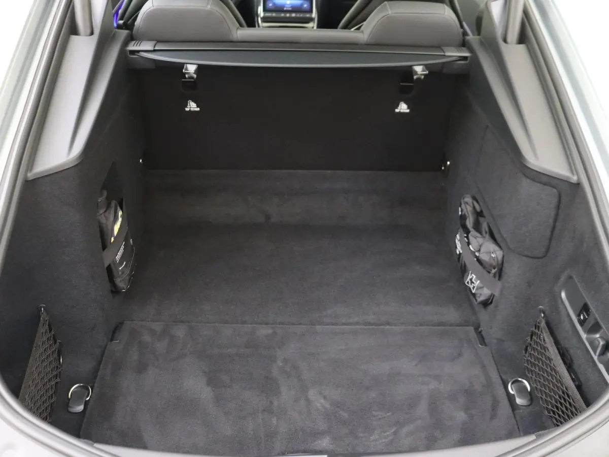 AMG 63 4MATIC+ Premium Plus /Keramisch/ Carbon Pakket /Performance sportstoelen /Rijassistentiepakket