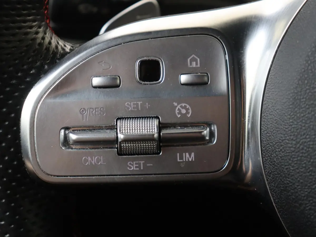 250 e AMG Line Keyless / Parkeercamera / Nightpakket / Sfeerverlichting / Stoelverwarming / Elektr. Achterklep