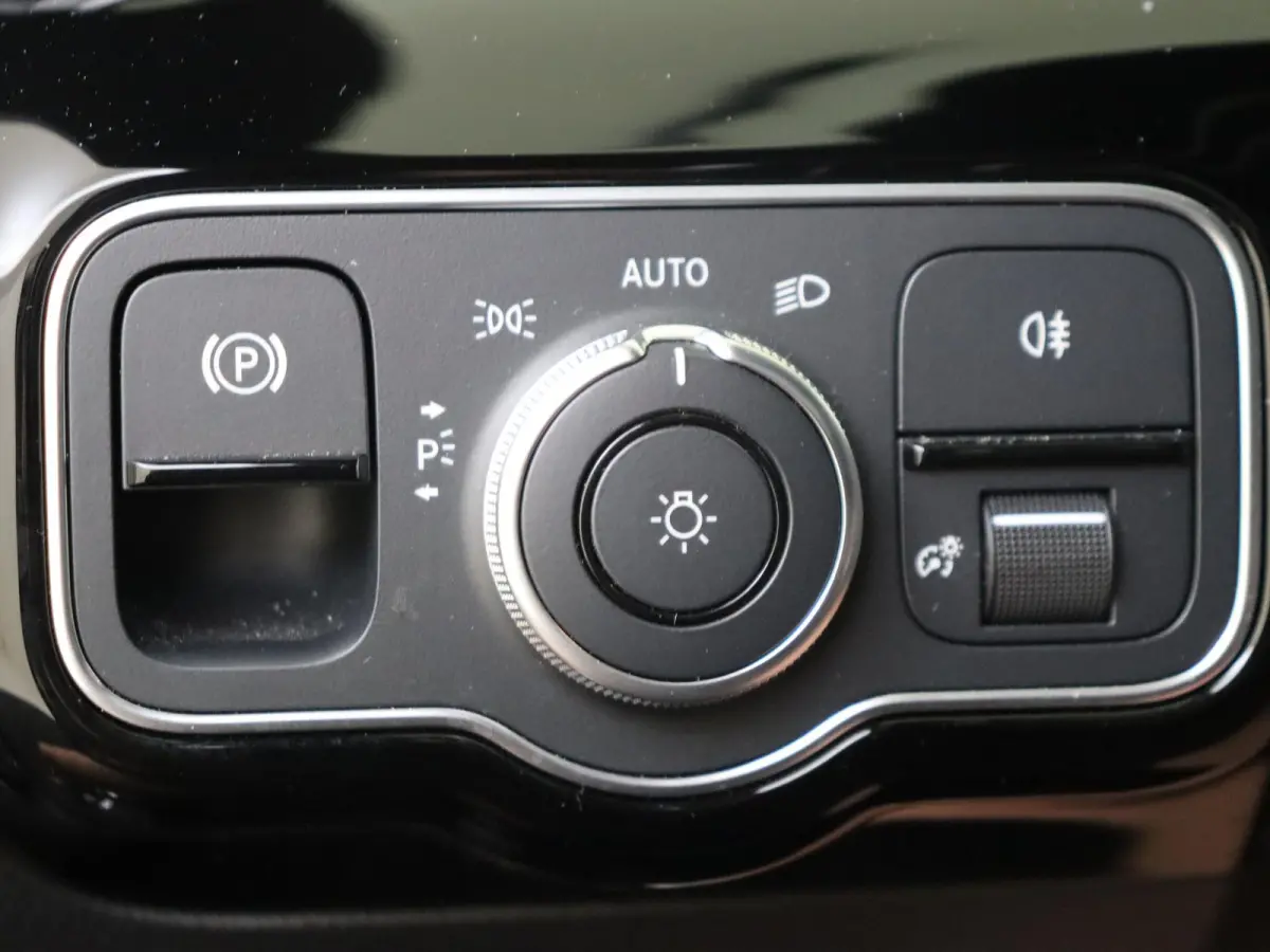 250 e AMG Line Keyless / Parkeercamera / Nightpakket / Sfeerverlichting / Stoelverwarming / Elektr. Achterklep