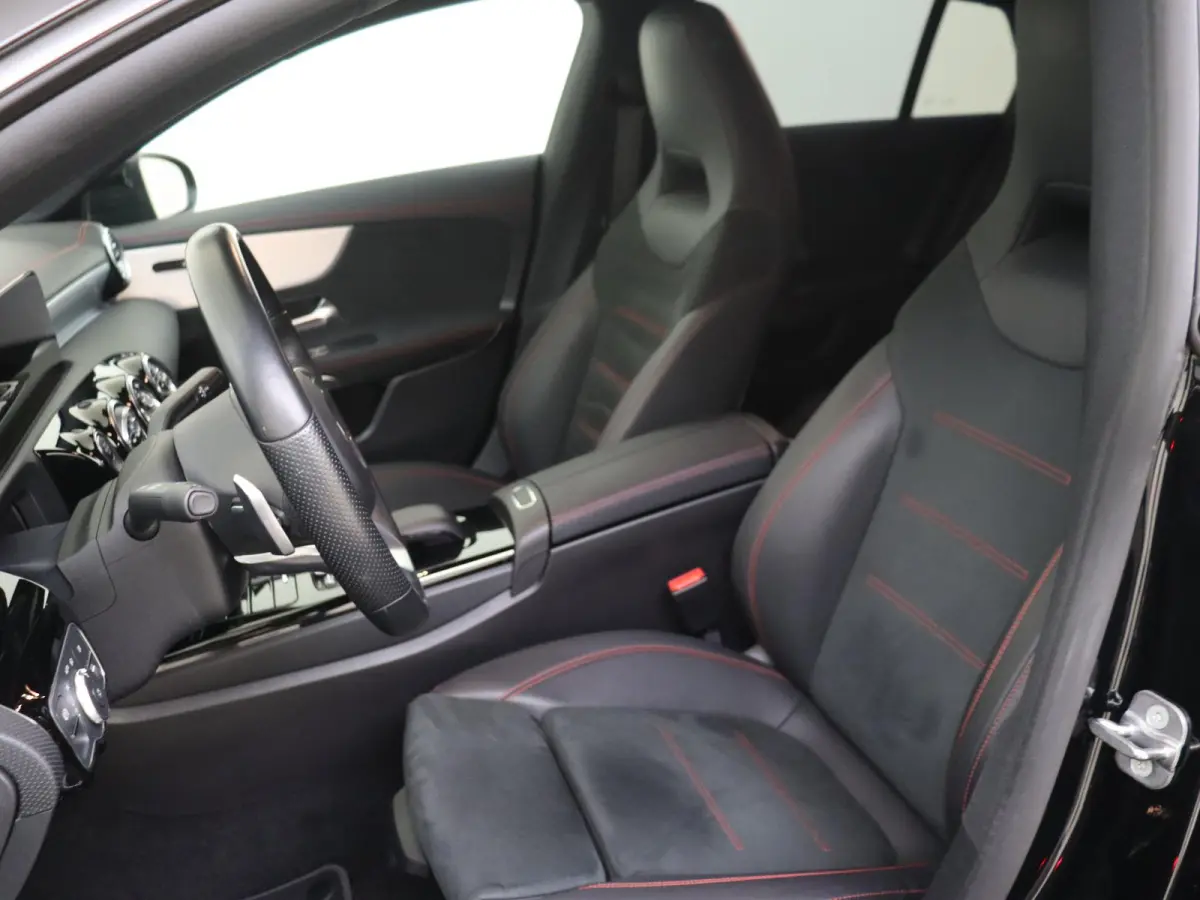 250 e AMG Line Keyless / Parkeercamera / Nightpakket / Sfeerverlichting / Stoelverwarming / Elektr. Achterklep
