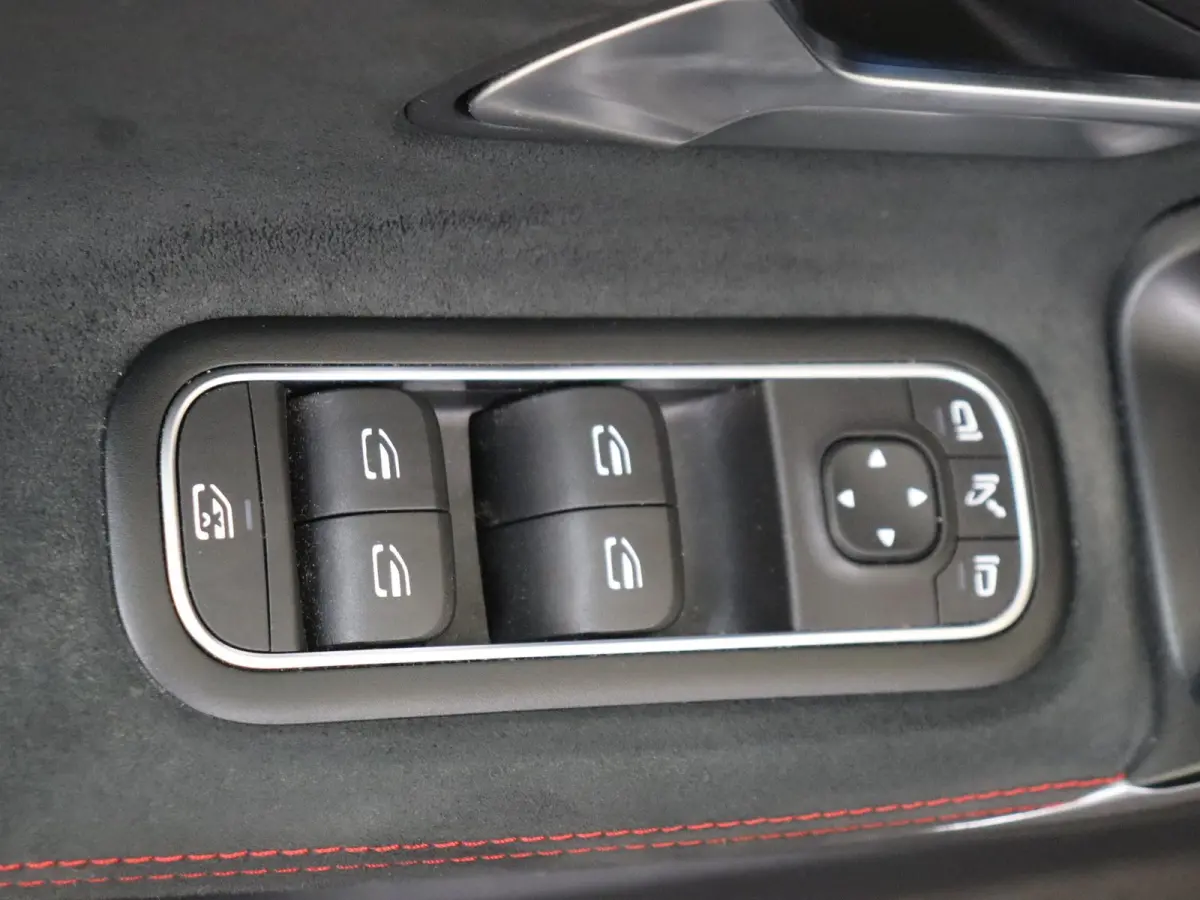 250 e AMG Line Keyless / Parkeercamera / Nightpakket / Sfeerverlichting / Stoelverwarming / Elektr. Achterklep