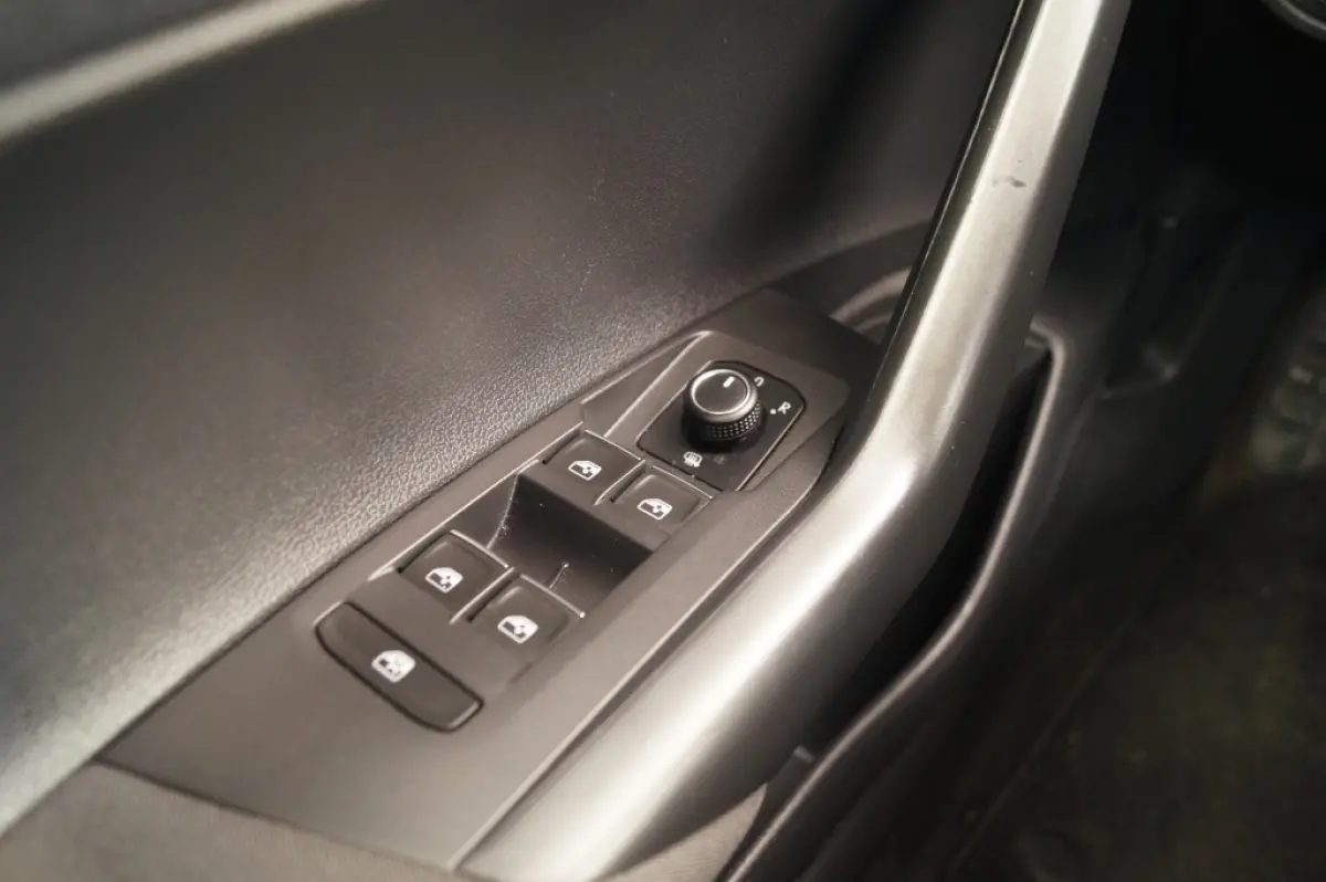 1.0 TSI 95pk Highline -ECC-DAB-CARPLAY-ACC-
