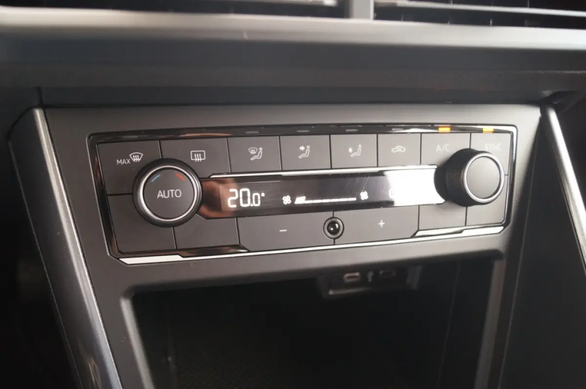 1.0 TSI 95pk Highline -ECC-DAB-CARPLAY-ACC-